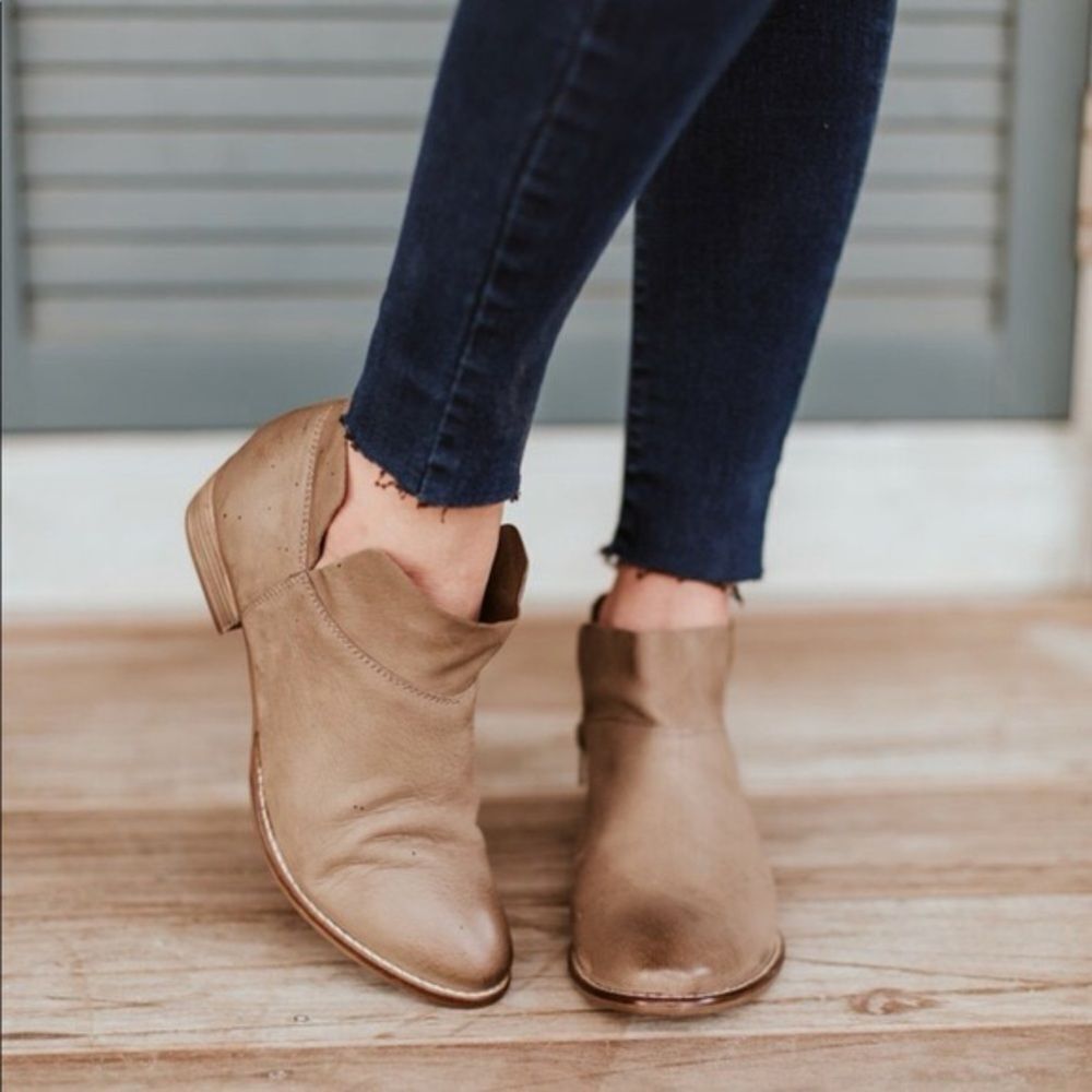 Seychelles Women’s ankle bootie, size 8.5, leather, tan, suede boho western